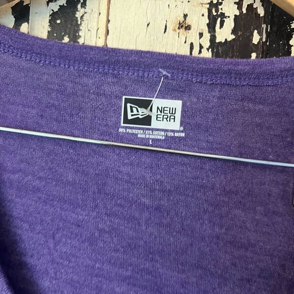 Purple Los Angeles Lakers deep V-Neck T-Shirt. NWT size Large. Women’s fit. - Picture 7 of 7